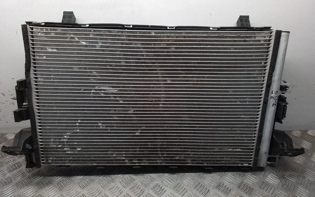 A/C cooling radiator (condenser) – Tesla Model 3 (2017-)