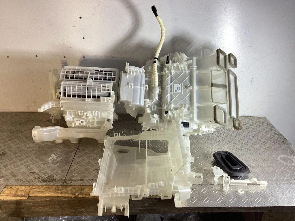 Salongi kütte- ja kliimaploki plastkorpus – Lexus NX (2021-)