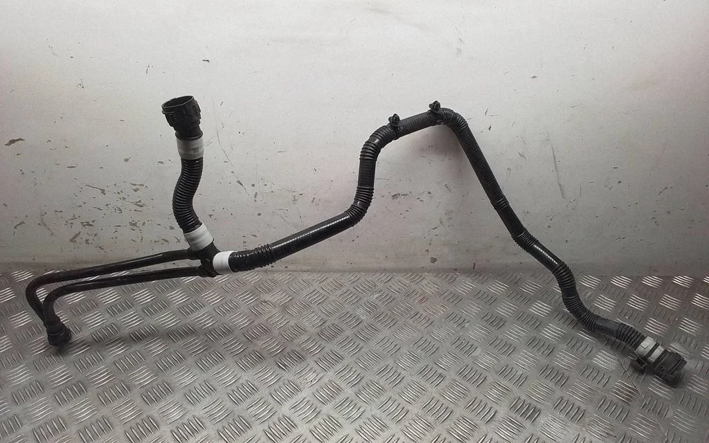 Engine coolant pipe/hose – Tesla Model Y (2020-)