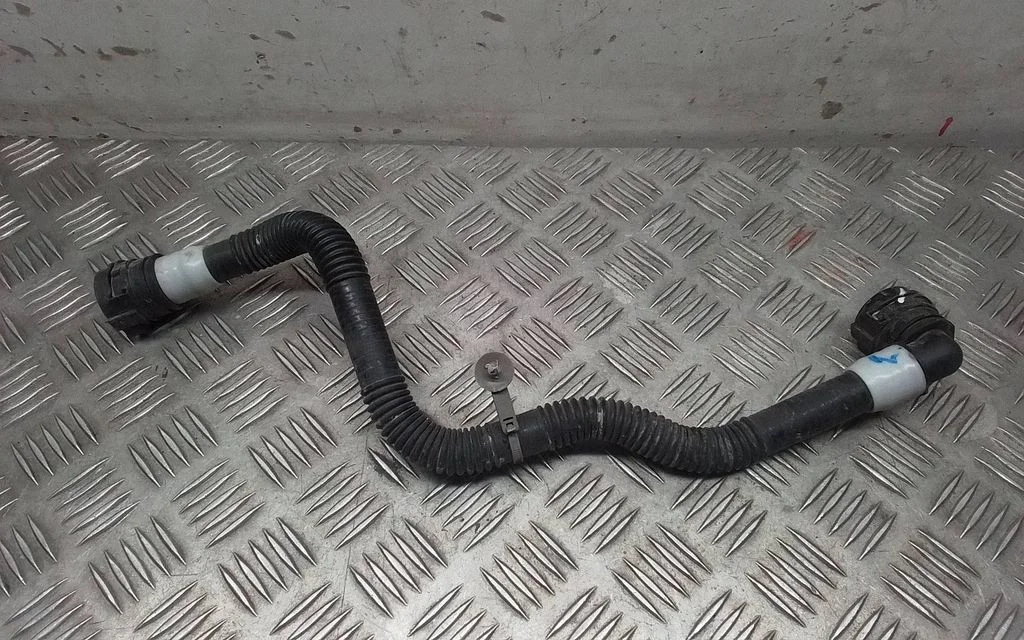 Engine coolant pipe/hose – Tesla Model Y (2020-)
