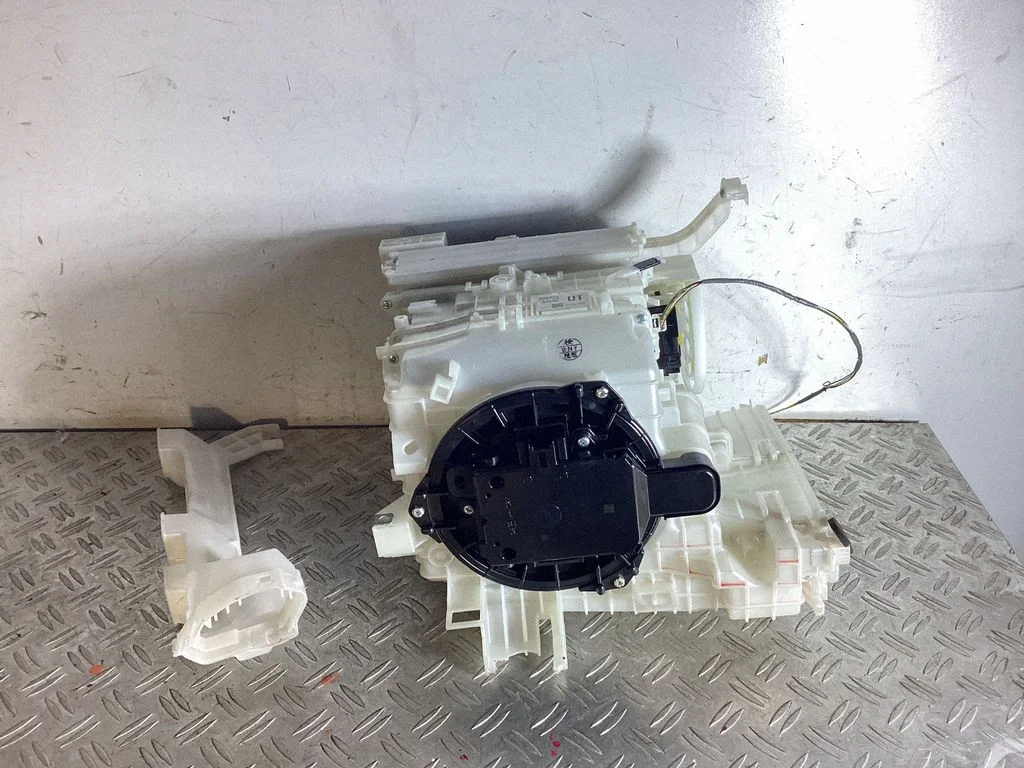 Obudowa nagrzewnicy – komplet – Lexus NX (2021-)