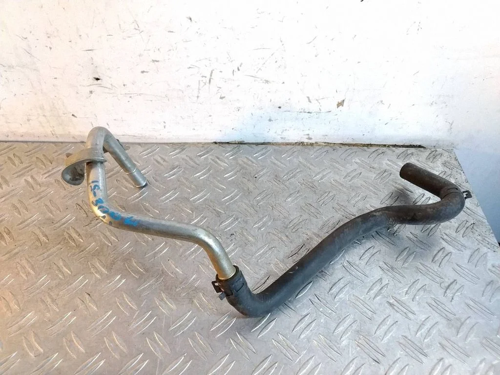 Engine coolant pipe/hose