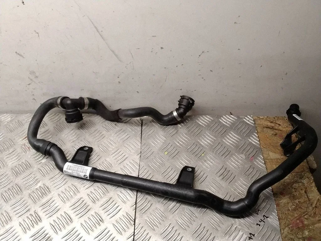Engine coolant pipe/hose – BMW 3 Series E90 E91 (2005-2012)