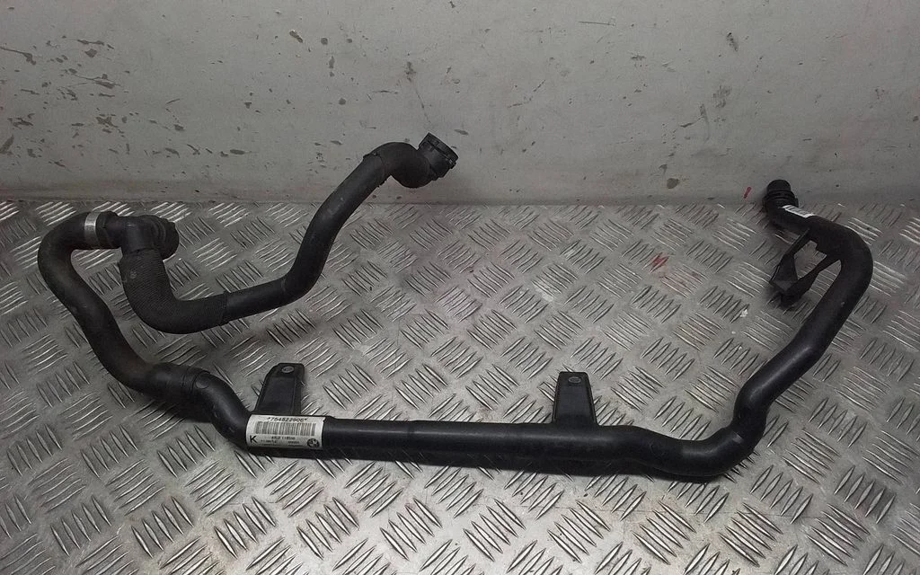 Engine coolant pipe/hose – BMW 3 Series E90 E91 (2005-2012)
