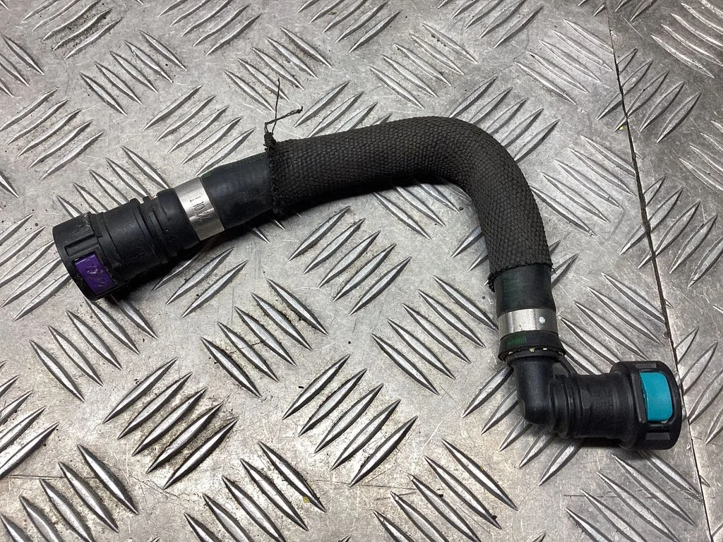 Engine coolant pipe/hose