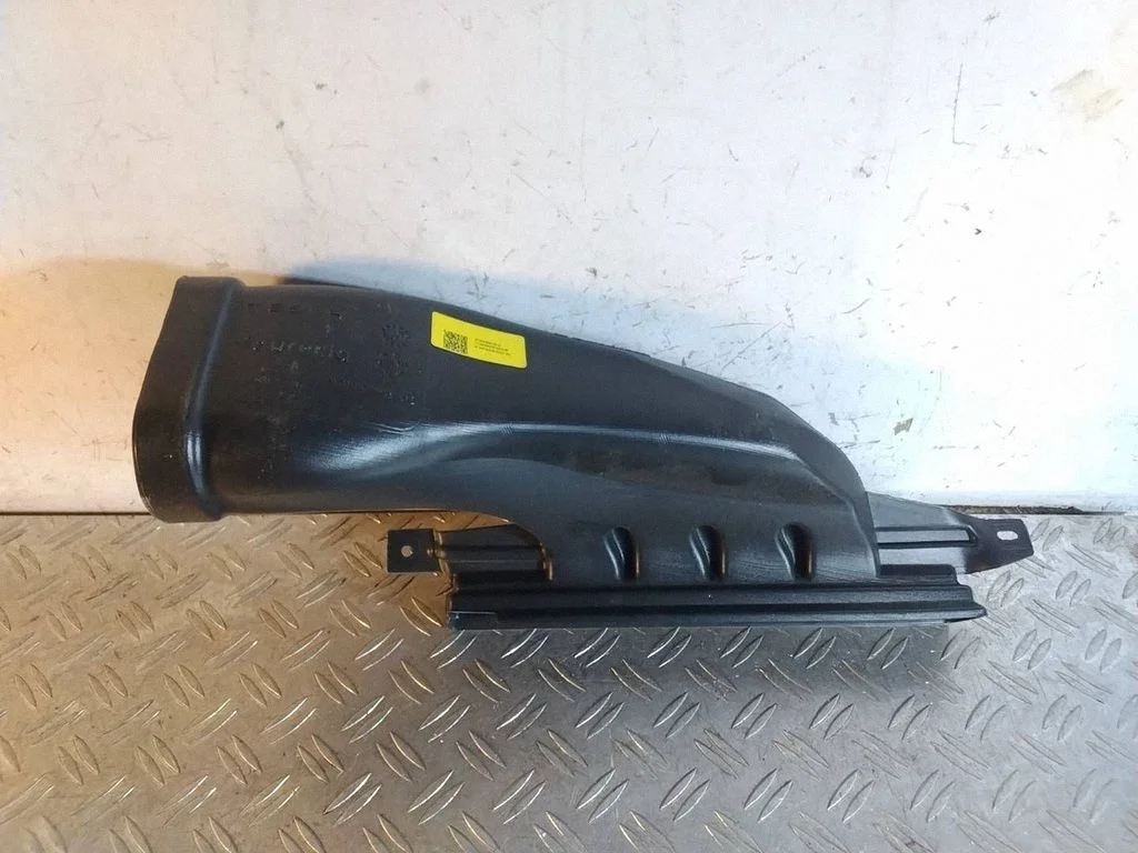 Cabin air duct channel – Tesla Model Y (2020-)