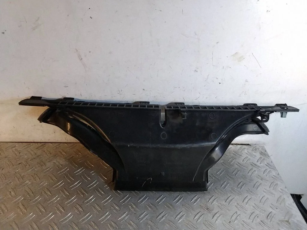 Cabin air duct channel – Toyota RAV 4 (XA40) (2012-2018)