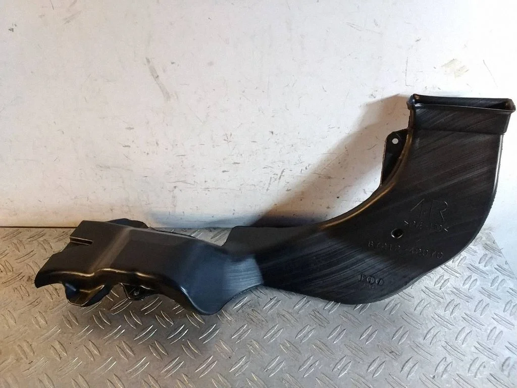 Cabin air duct channel – Toyota RAV 4 (XA40) (2012-2018)