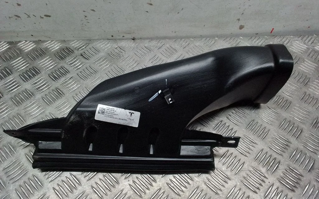 Cabin air duct channel – Tesla Model Y (2020-)