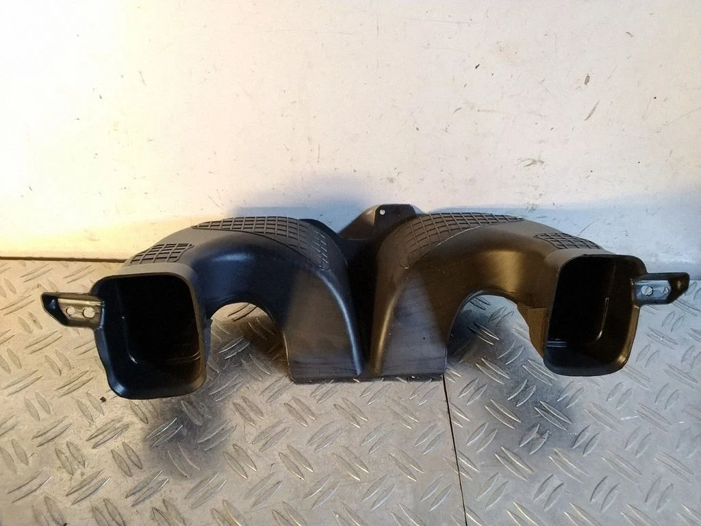 Cabin air duct channel – Toyota Land Cruiser (J200) (2008-)