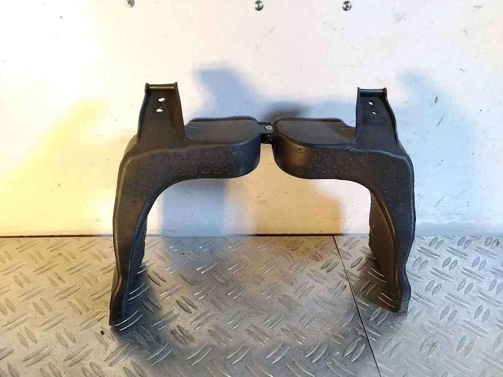 Cabin air duct channel – Toyota Land Cruiser (J200) (2008-)