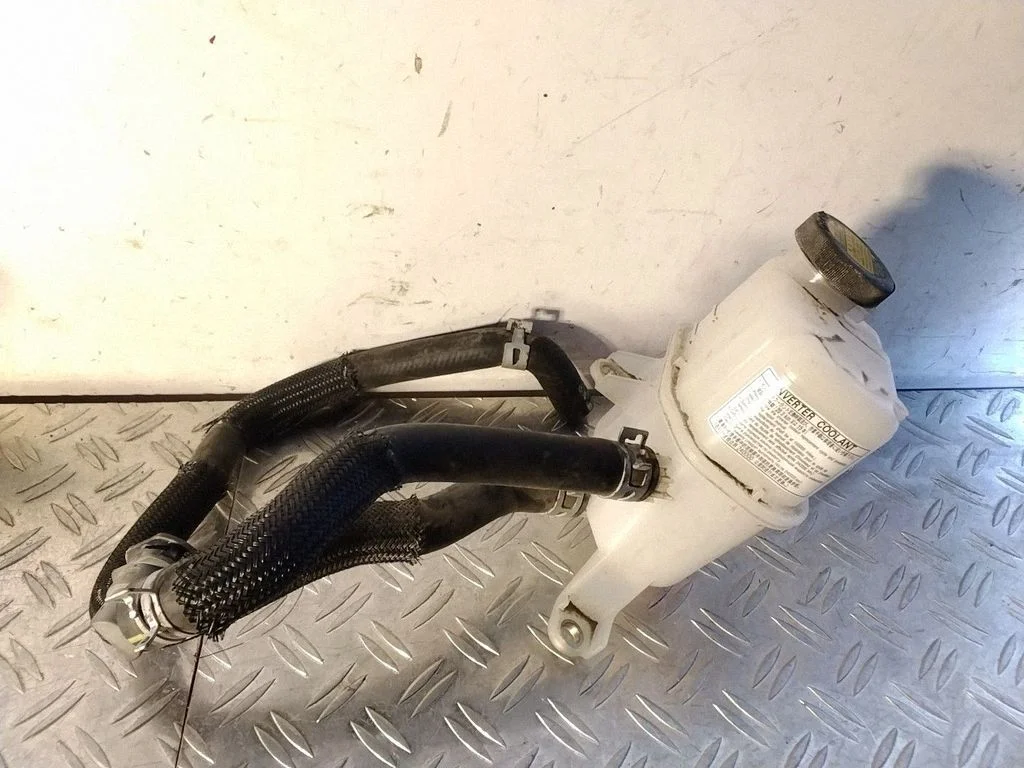 Coolant expansion tank/reservoir – Toyota Prius+ (ZVW40) (2011-2018)