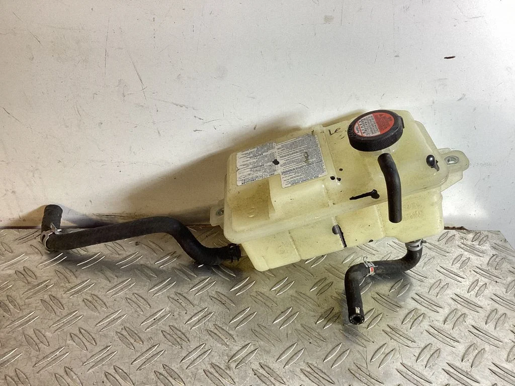 Coolant expansion tank/reservoir