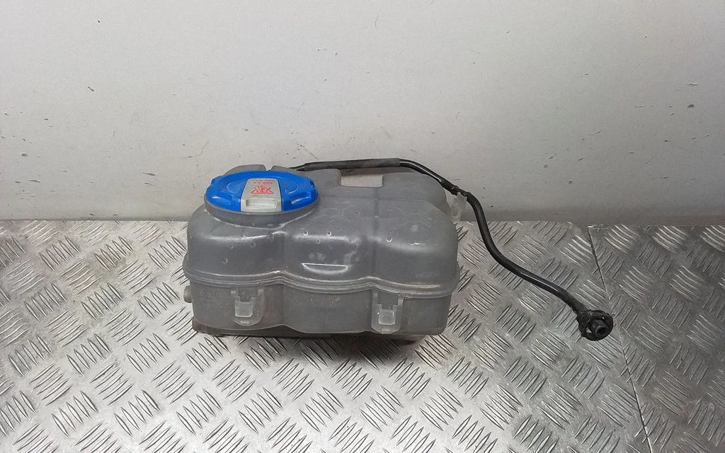 Coolant expansion tank/reservoir – Porsche Macan (95B) (2019-)