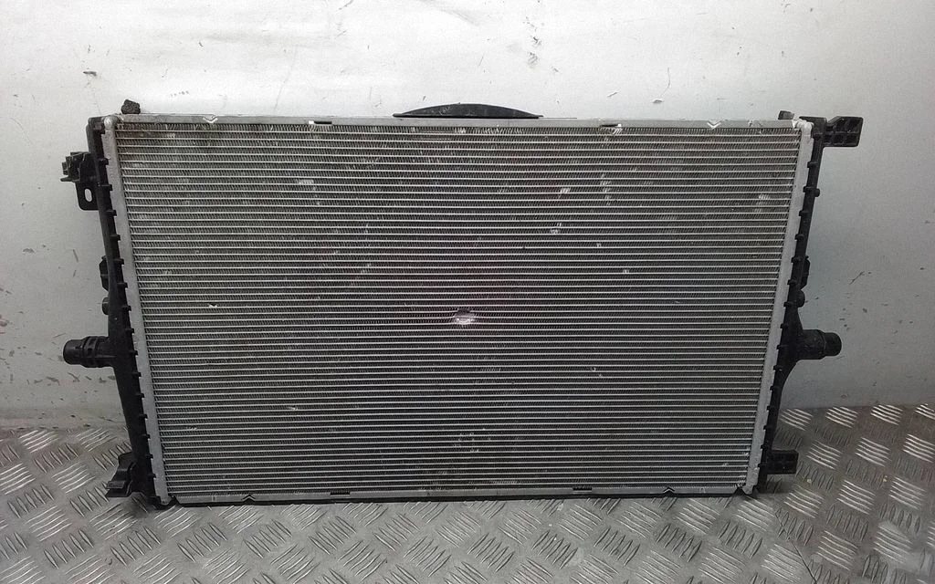 Jahutusvedeliku radiaator 149417500A