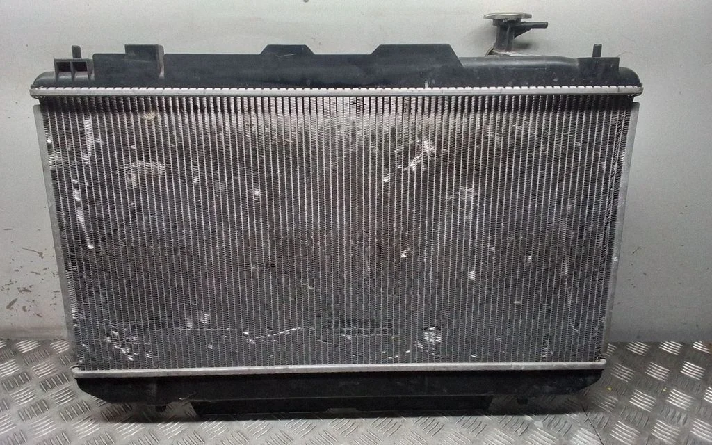 Coolant radiator – Toyota RAV 4 (XA20) (2000-2005)