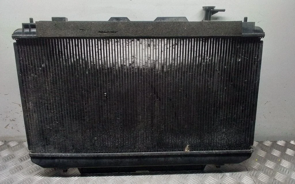 Coolant radiator – Toyota RAV 4 (XA20) (2000-2005)