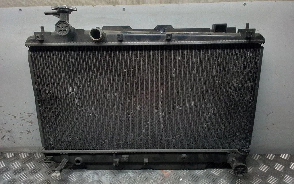 Coolant radiator – Toyota RAV 4 (XA20) (2000-2005)