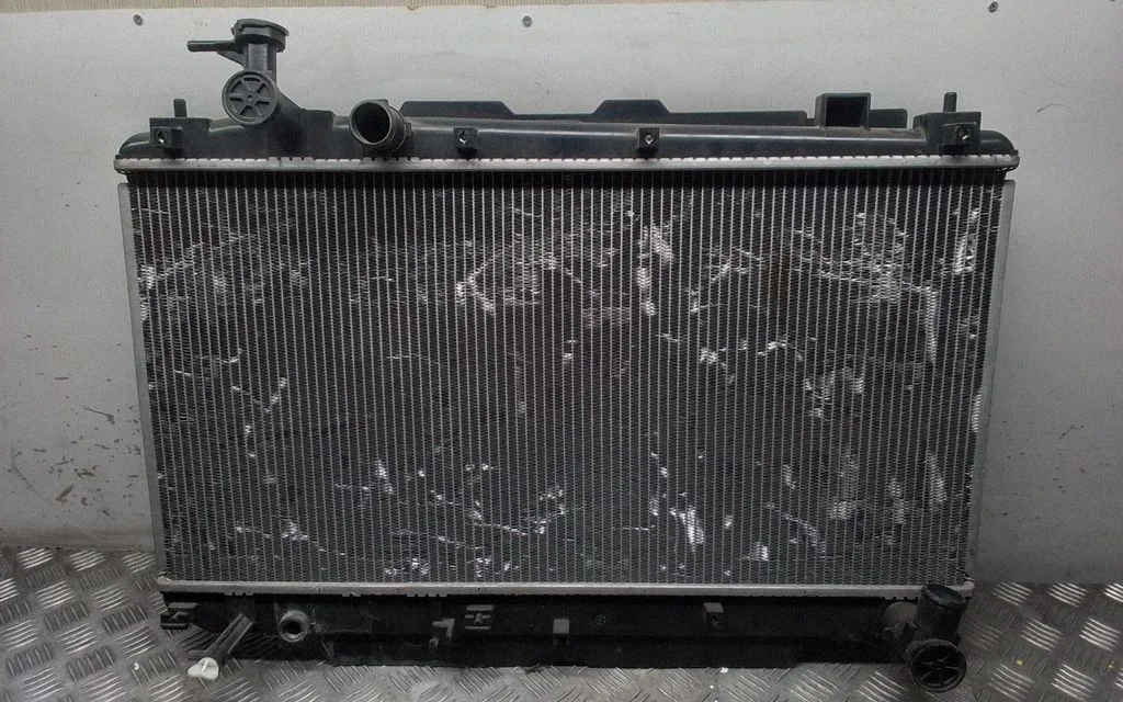 Coolant radiator – Toyota RAV 4 (XA20) (2000-2005)