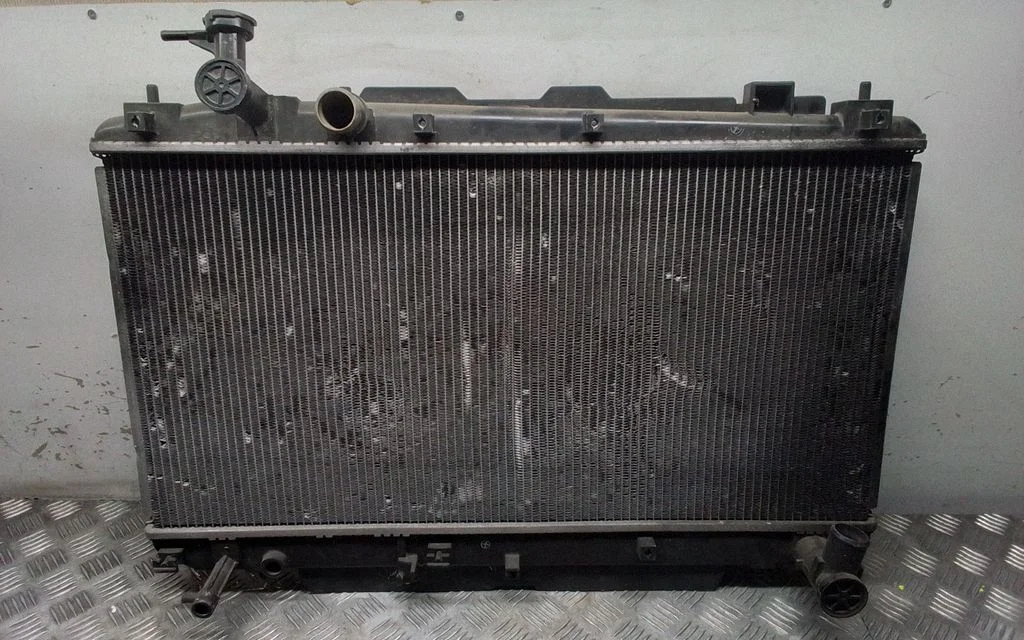 Coolant radiator – Toyota RAV 4 (XA20) (2000-2005)