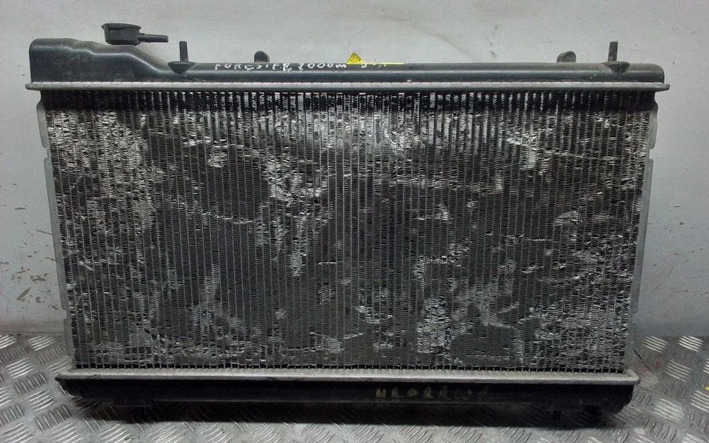 Jahutusvedeliku radiaator – Subaru Forester SF (2000-2003)