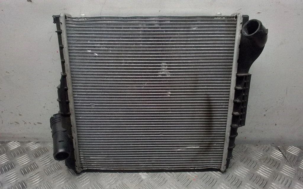 Dzesēšanas šķidruma radiators 9P1121252