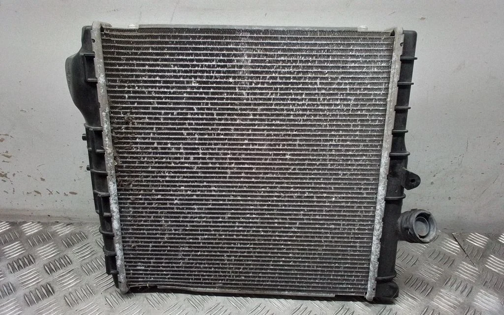 Dzesēšanas šķidruma radiators 9P1121252