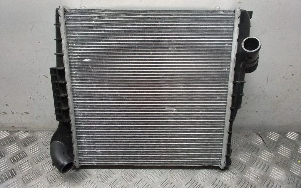 Dzesēšanas šķidruma radiators 9P1121252