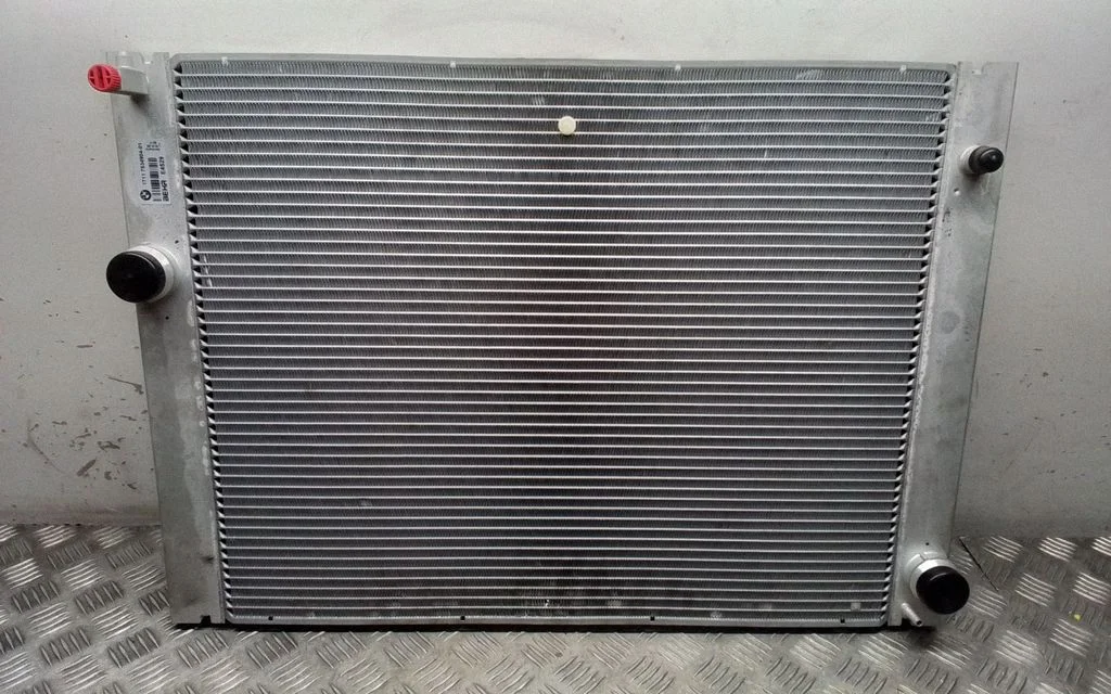 Coolant radiator 7534904