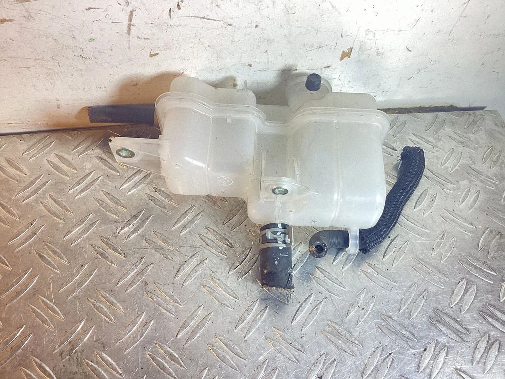 Coolant expansion tank/reservoir – Lexus RX 450H (2016-)