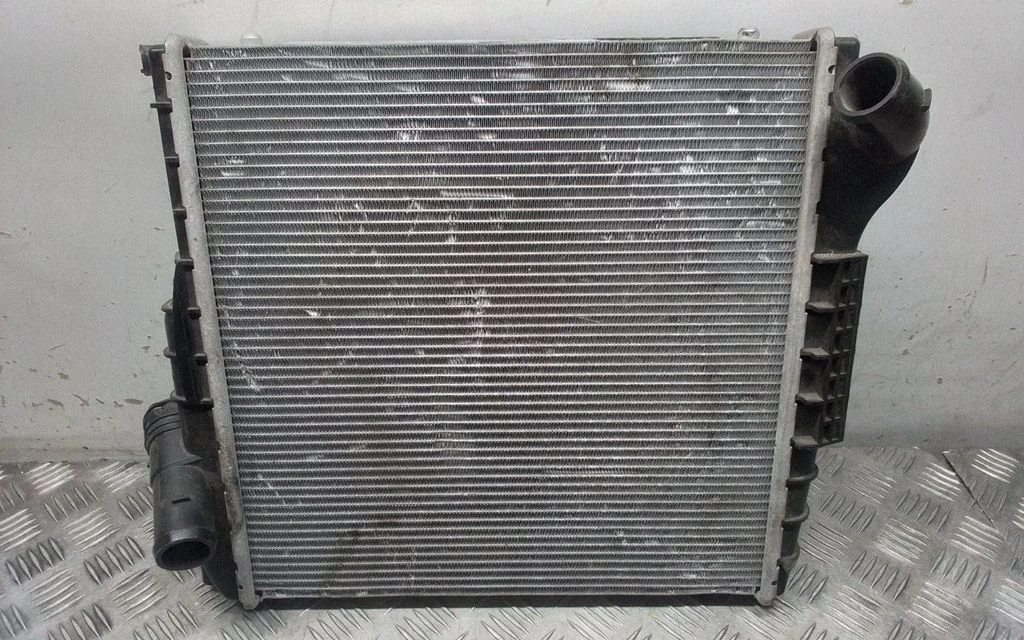Dzesēšanas šķidruma radiators 9P1121252
