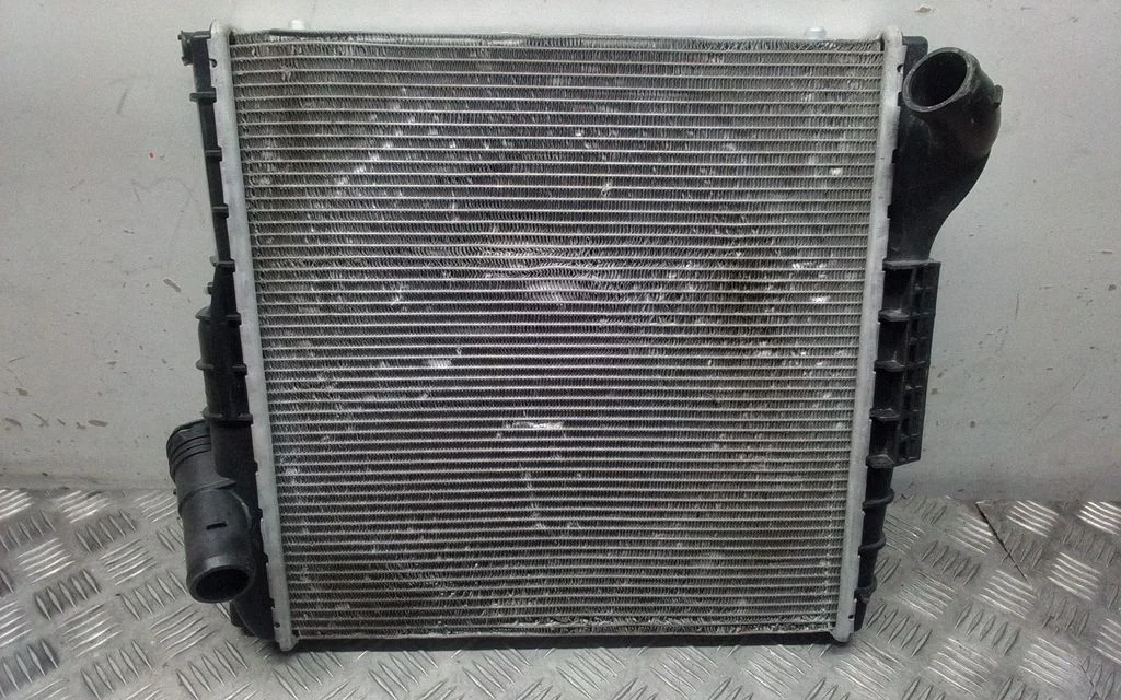 Dzesēšanas šķidruma radiators 9P1121252