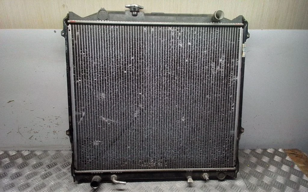 Coolant radiator – Toyota Land Cruiser (HDJ90) (1996-2002)