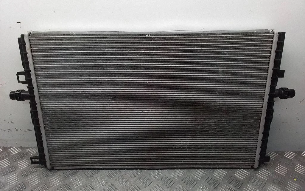 Jahutusvedeliku radiaator P1493395cha