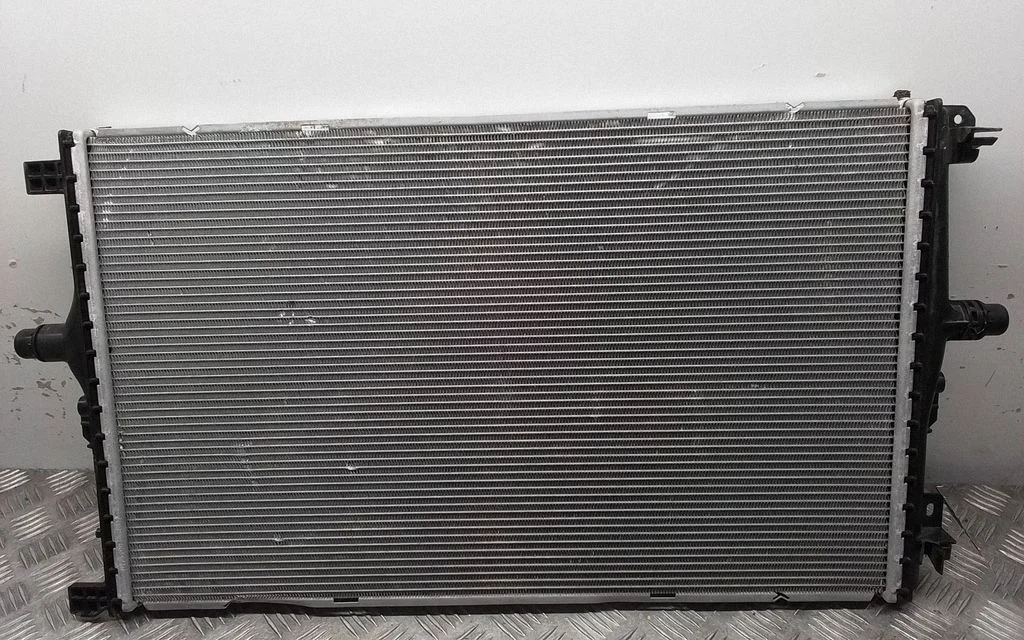 Jahutusvedeliku radiaator 149417500A