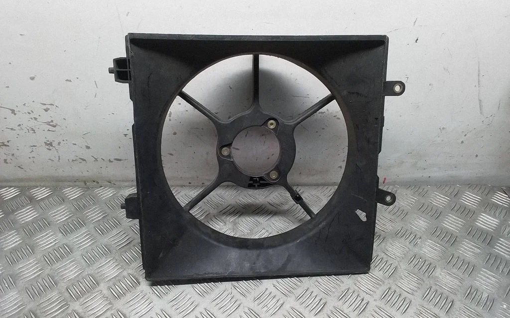 Radiator cooling fan shroud – Honda Civic (2001-2005)