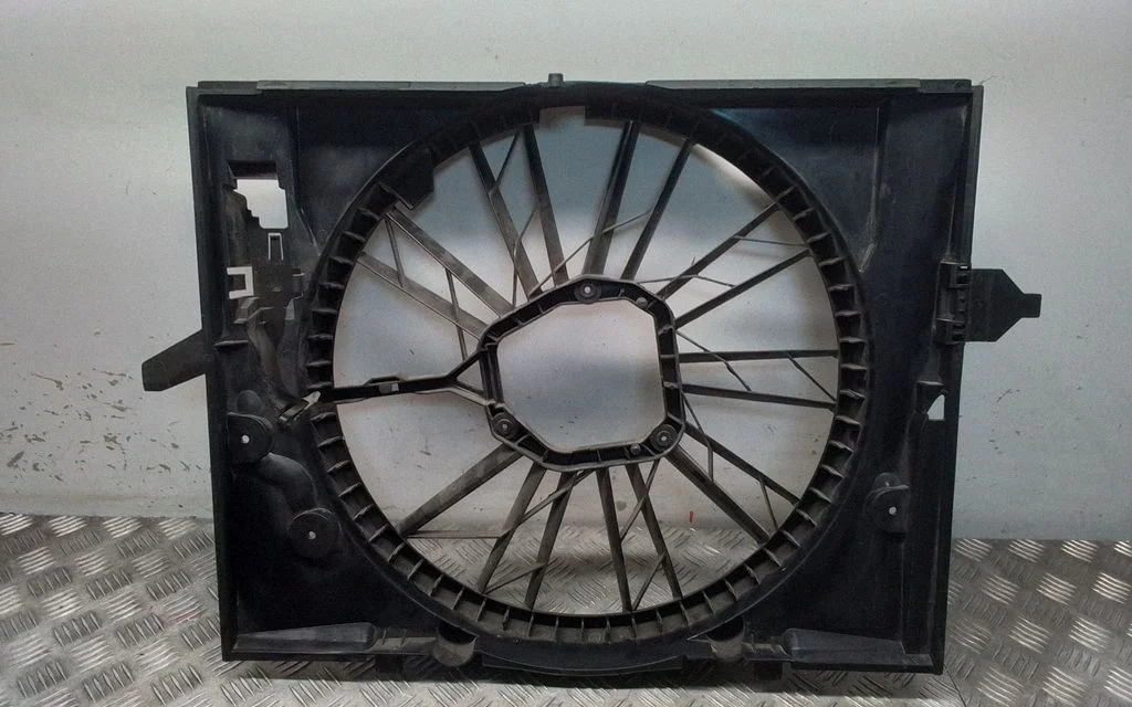 Radiator cooling fan shroud – BMW 7 Series E65 E66 (2001-2008)