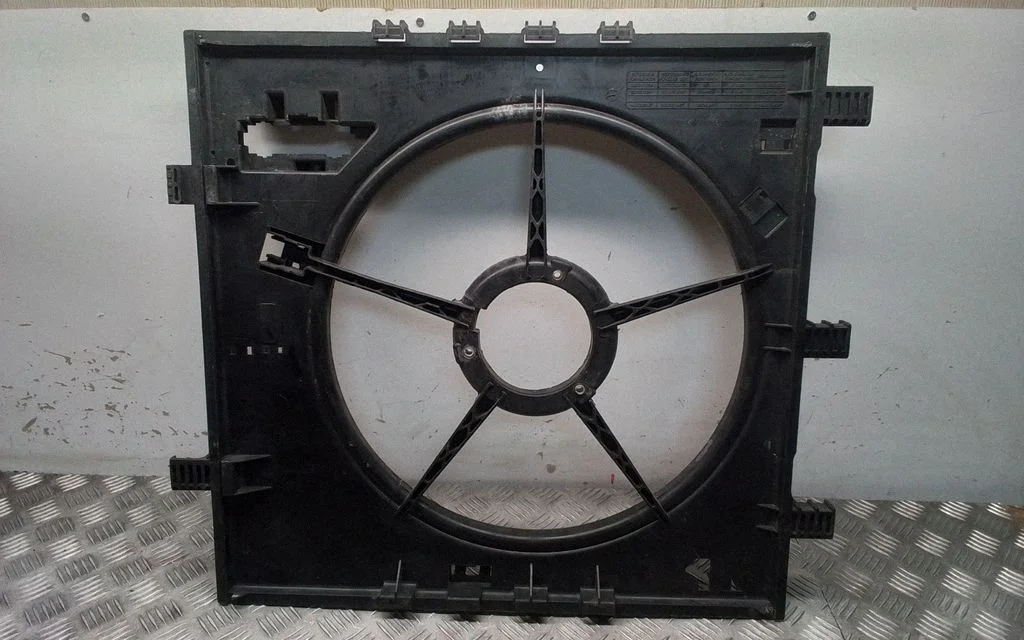 Radiator cooling fan shroud – Mercedes-Benz Vito Viano W638 (1996-2003)