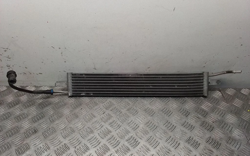 Käigukasti õliradiaator 7H329N103AC