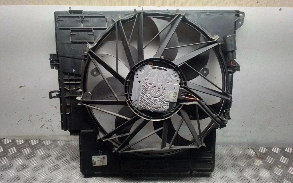 Electric radiator cooling fan 7601176