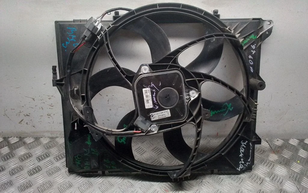 Electric radiator cooling fan 588974