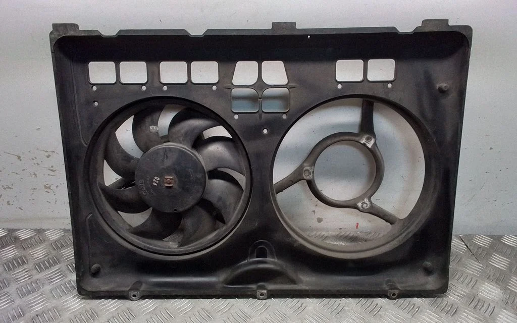 Wentylator chłodnicy elektryczny – Audi A6 S6 C4 4A (1994-1997)