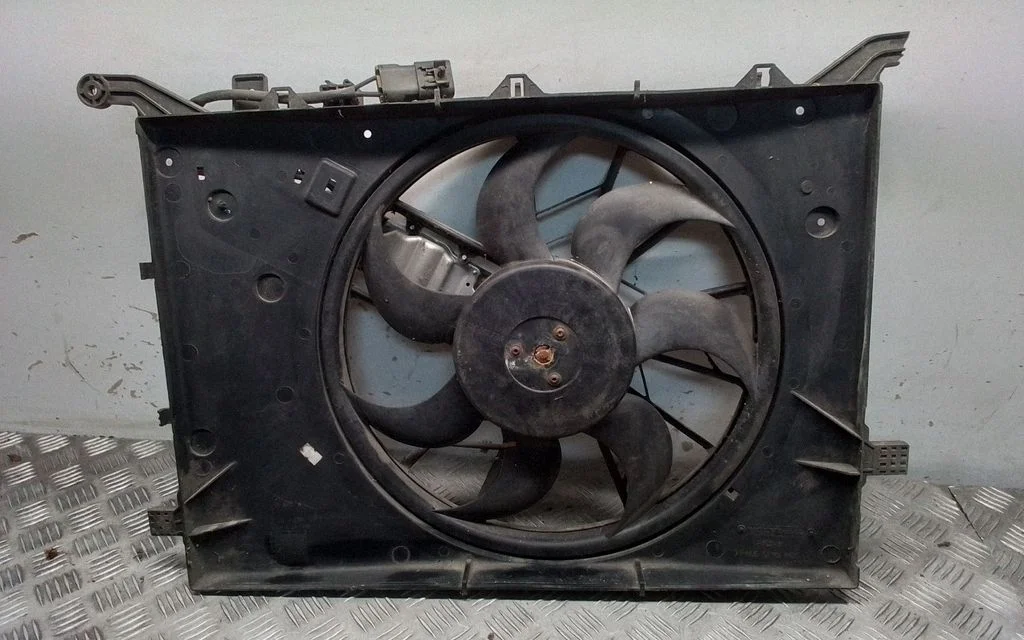 Wentylator chłodnicy elektryczny 30680547
