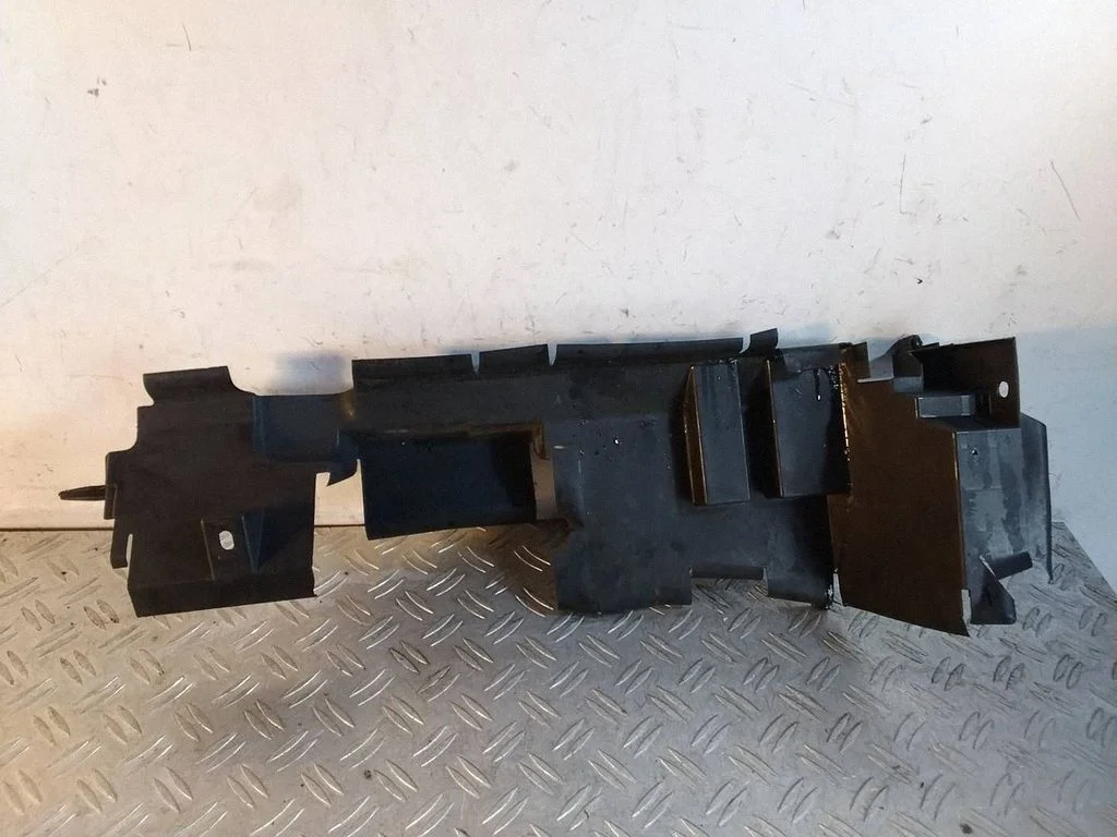 Intercooler air guide/duct channel – Toyota RAV 4 (XA50) (2018-)