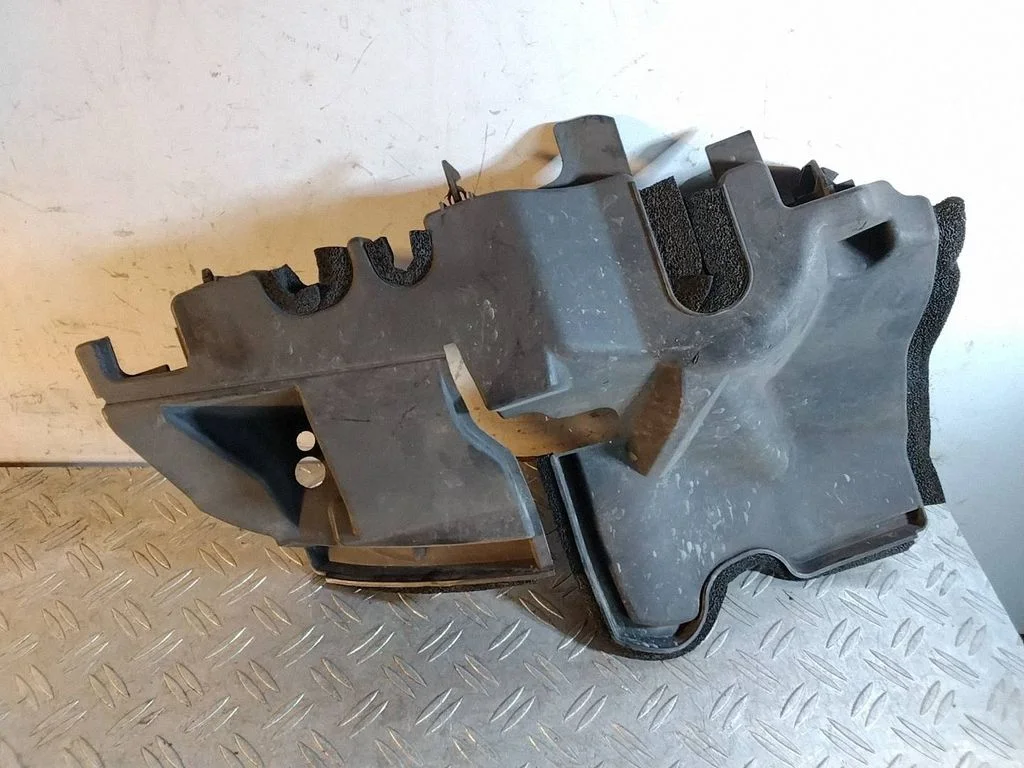 Intercooler air guide/duct channel 5329360091