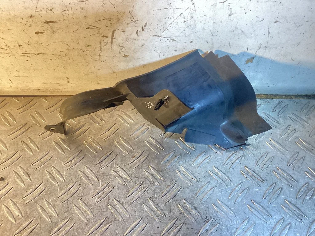 Intercooler air guide/duct channel A1645001916