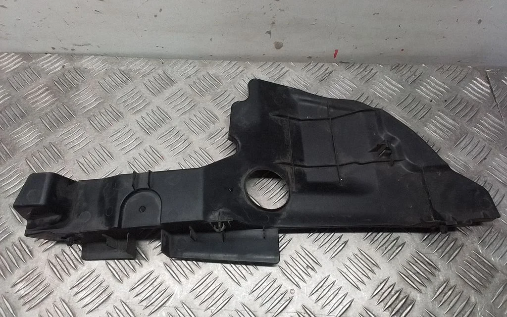 Intercooler air guide/duct channel 5329448080