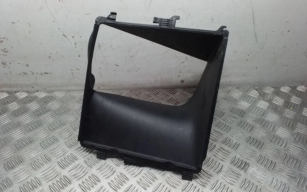 Intercooler air guide/duct channel – Porsche Macan (95B) (2019-)