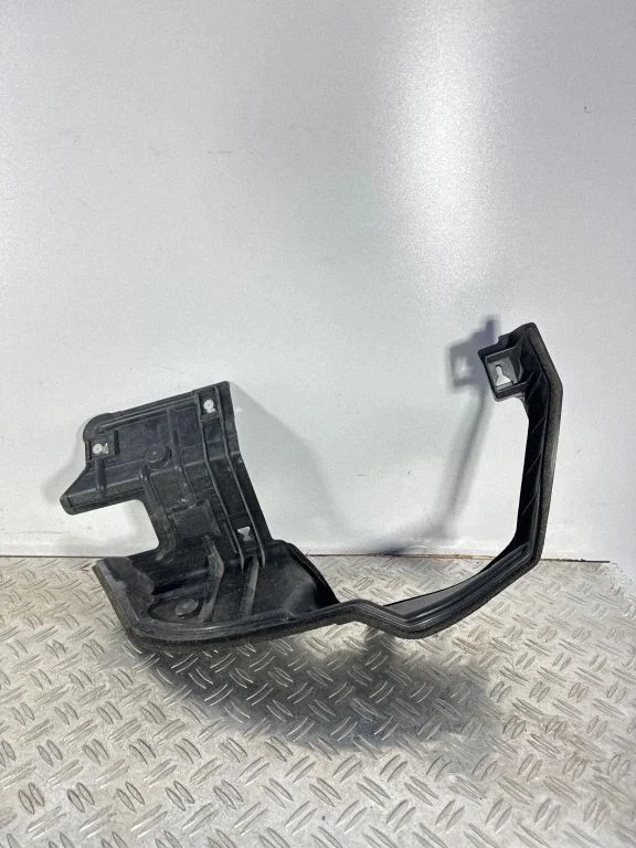 Intercooler air guide/duct channel 788531CA0A