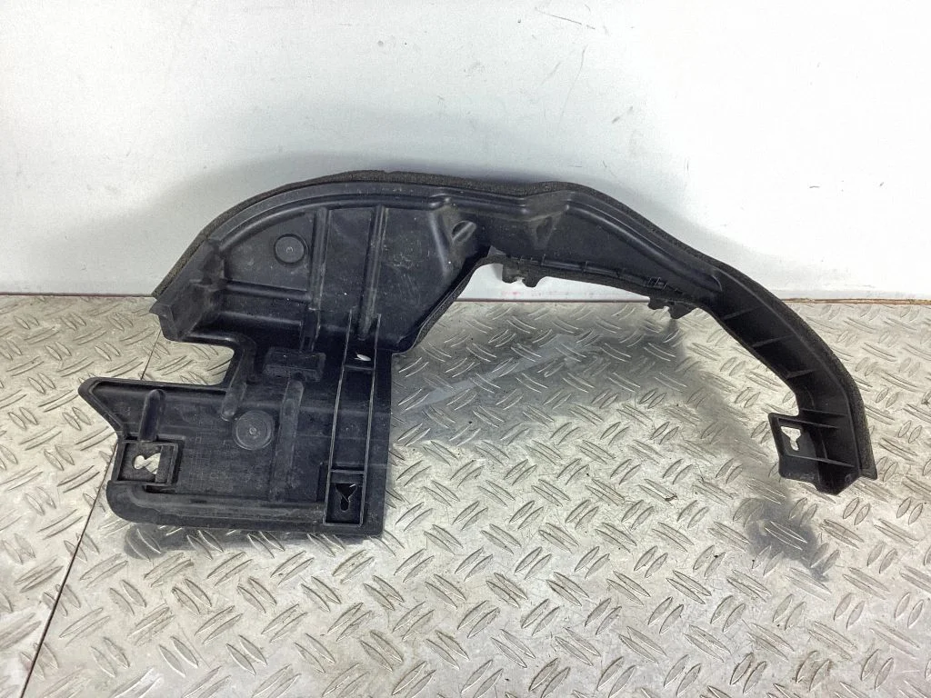 Intercooler air guide/duct channel 788521CA0A